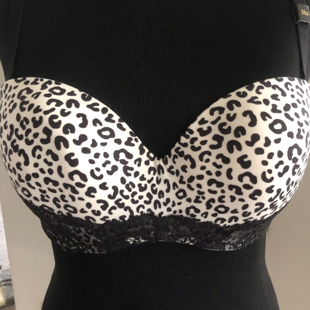 NWT Victoria’s Secret Bra - Picture 2 of 4